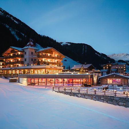 Alpinhotel Berghaus Spa Tux Ngoại thất bức ảnh