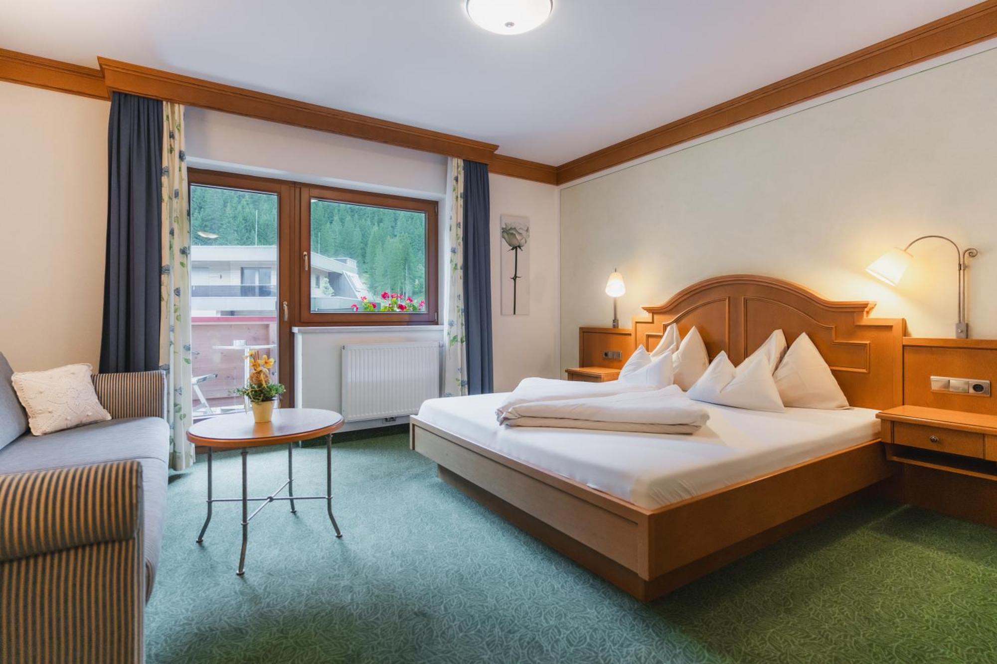 Alpinhotel Berghaus Spa Tux Ngoại thất bức ảnh